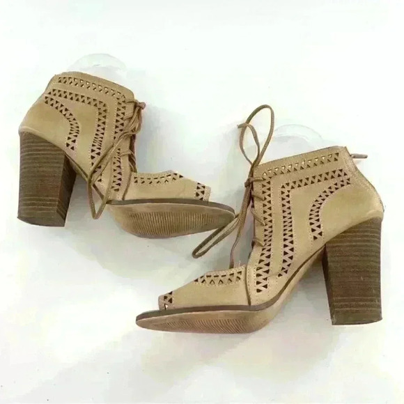 Restricted womens booties size 7.5 cream lace up laser cut Block heels - Picture 4 of 12